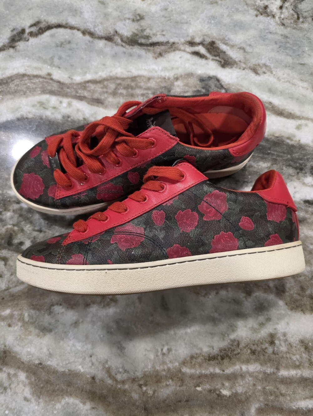 Coach Signature C Rose Floral Print Sneakers Red Leather Trim Low Top Women’s 7 - Picture 12 of 12